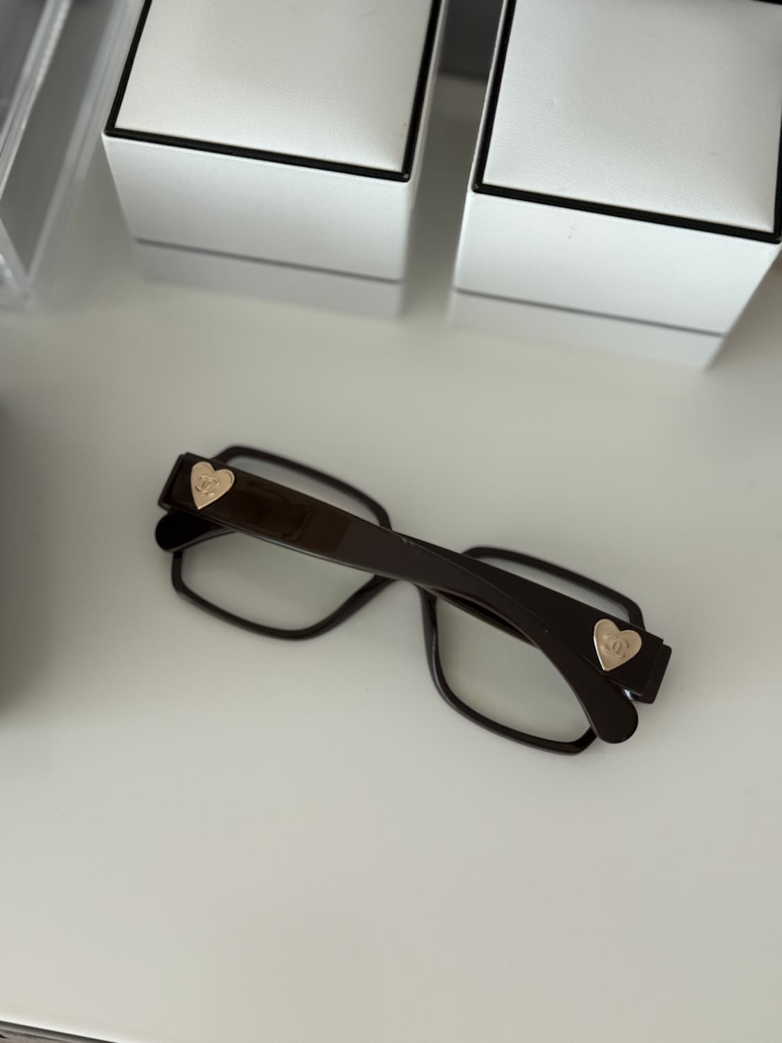 샤넬 하트 템플 안경 브라운 상품이미지1