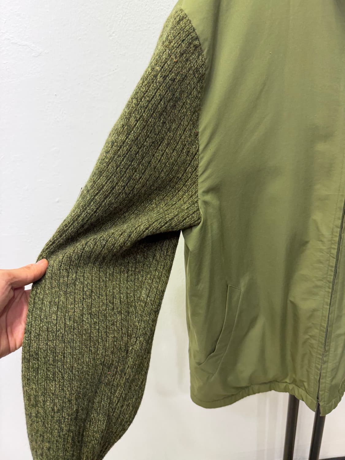 정품) 버버리 남성 로고 니트자켓 M 상품이미지3