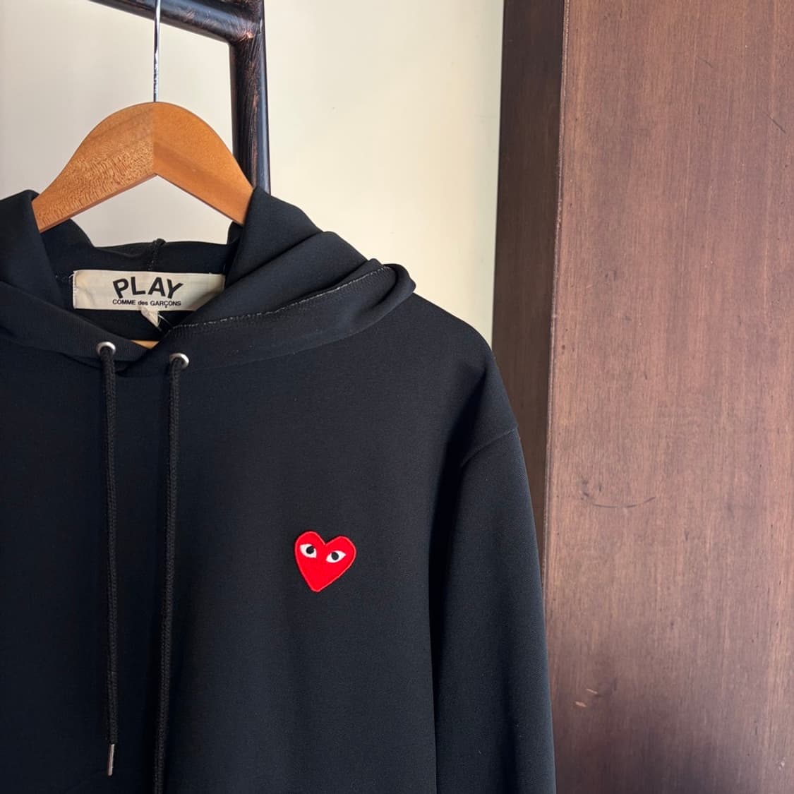 15335 - 꼼데가르송 레드 와펜 후드티 상품이미지3