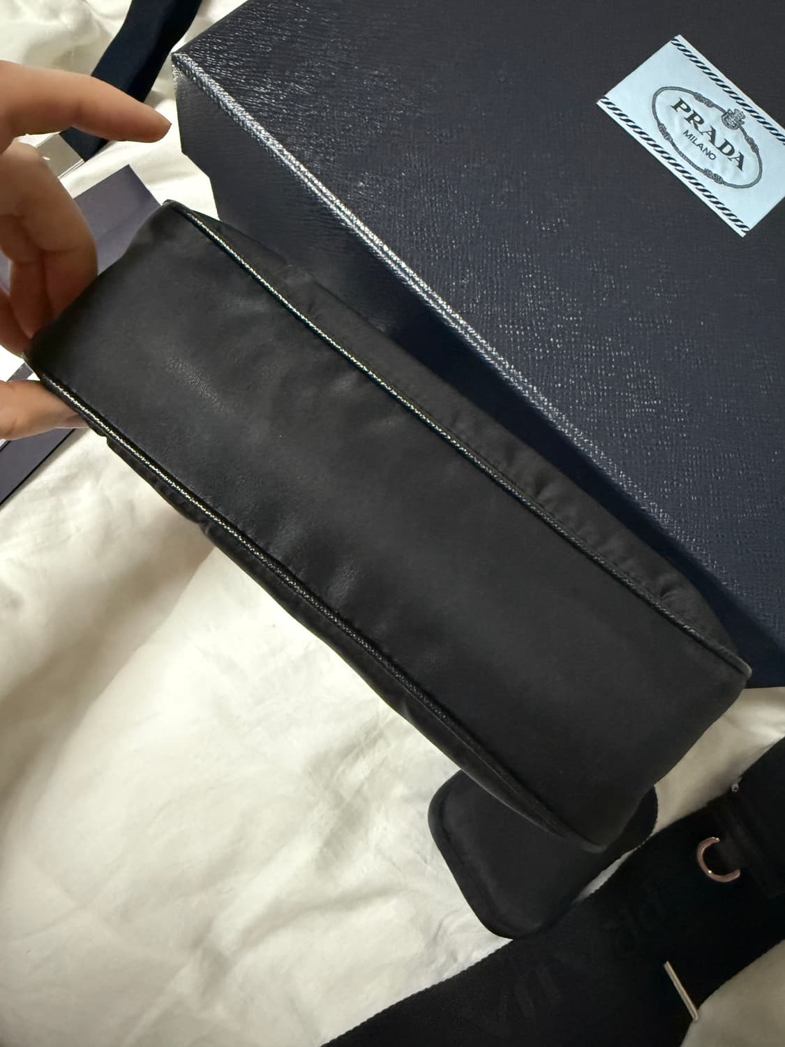 프라다 리에디션 2005 리나일론 숄더백 블랙 상품이미지5