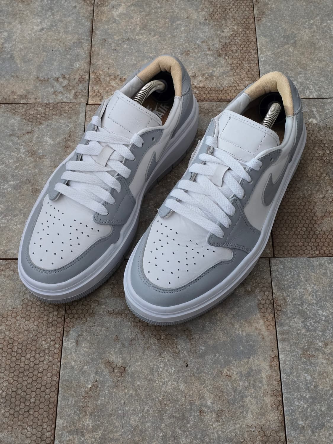 (255)나이키 조던 1 엘리베이트 로우 울프 그레이 상품이미지1