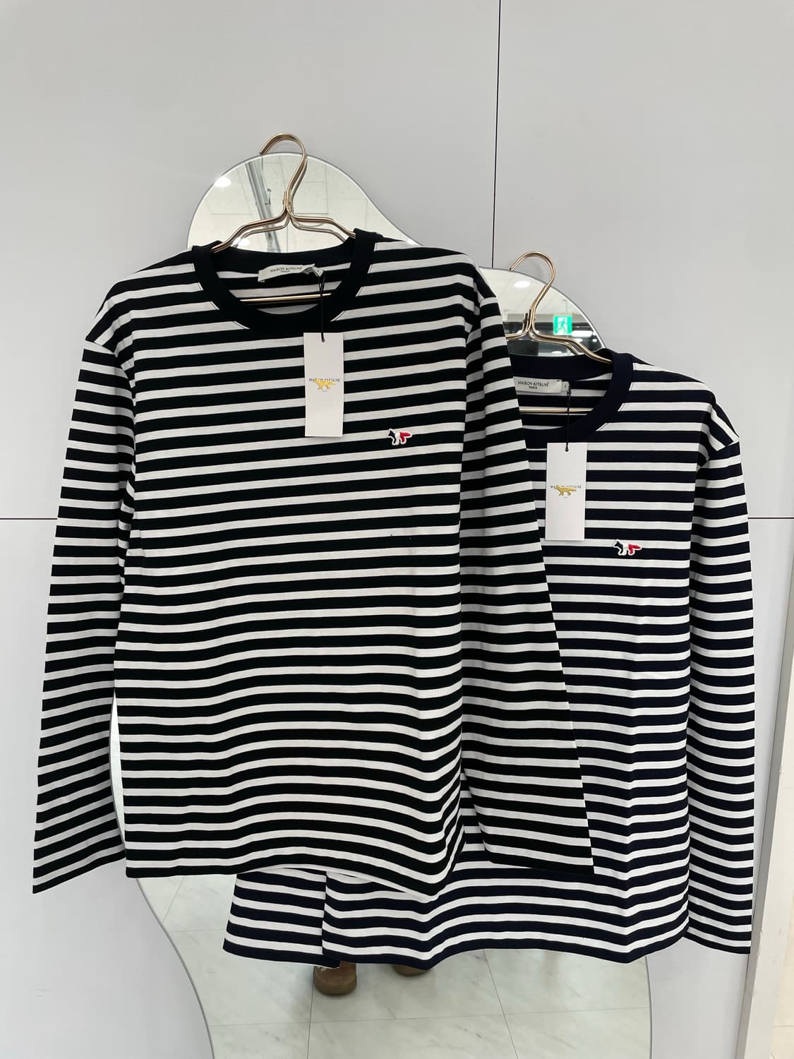 [새상품] 메종키츠네 스트라이프 롱슬리브 남여공용 상품이미지1