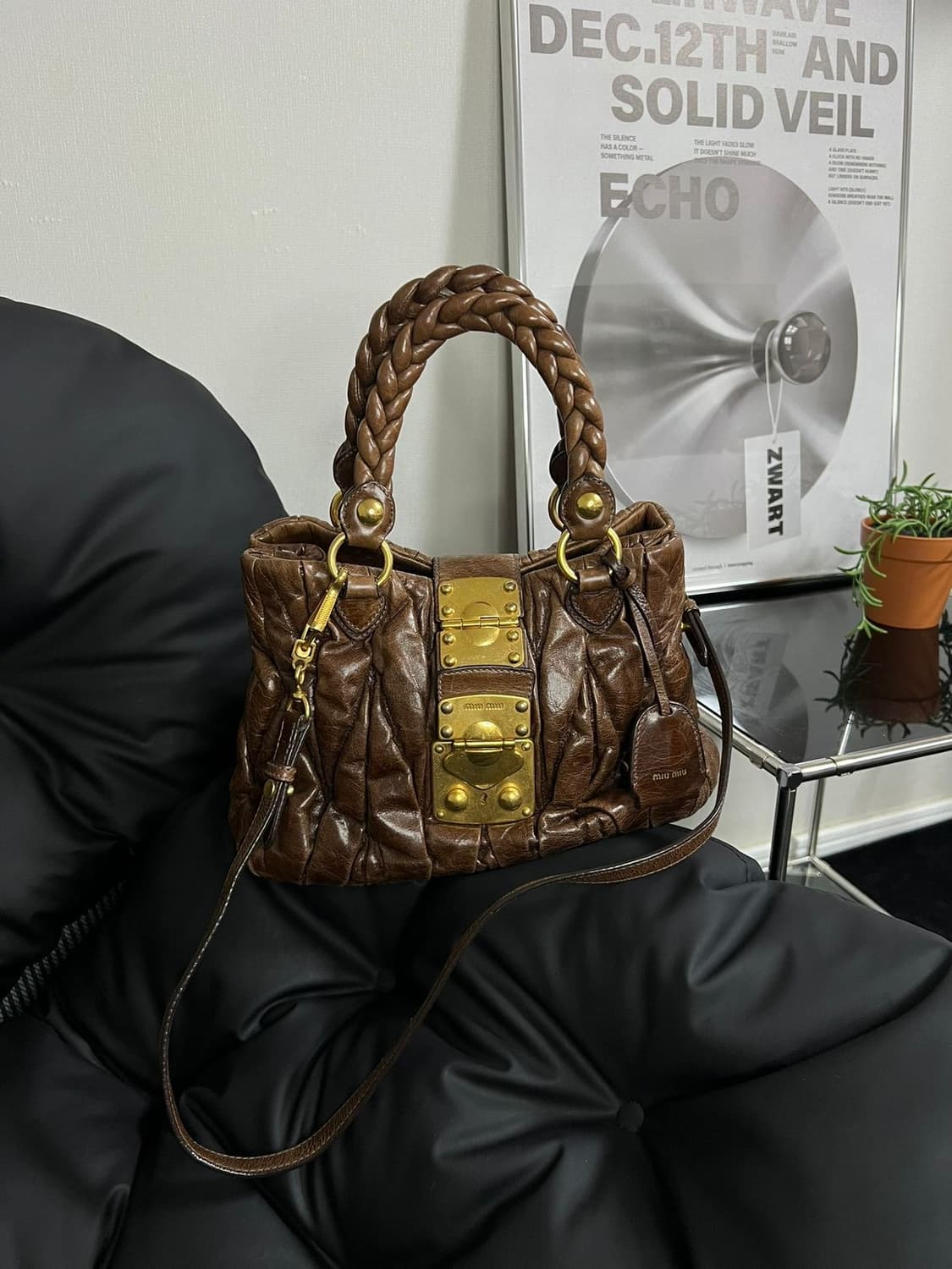 미우미우 마틀라세 숄더백 상품이미지3