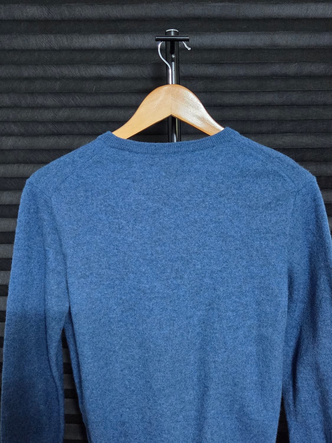 [폴로 랄프로렌] 메리노울 브이넥 니트 스웨터 | 00202 상품이미지5