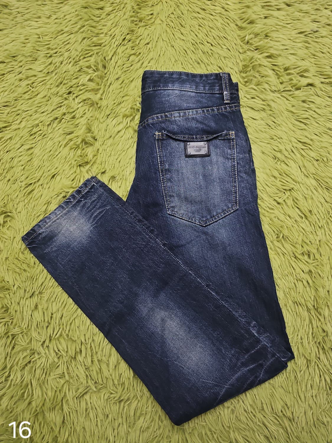 돌체앤가바나 메탈 플레이트 다크워싱 데님 상품이미지1