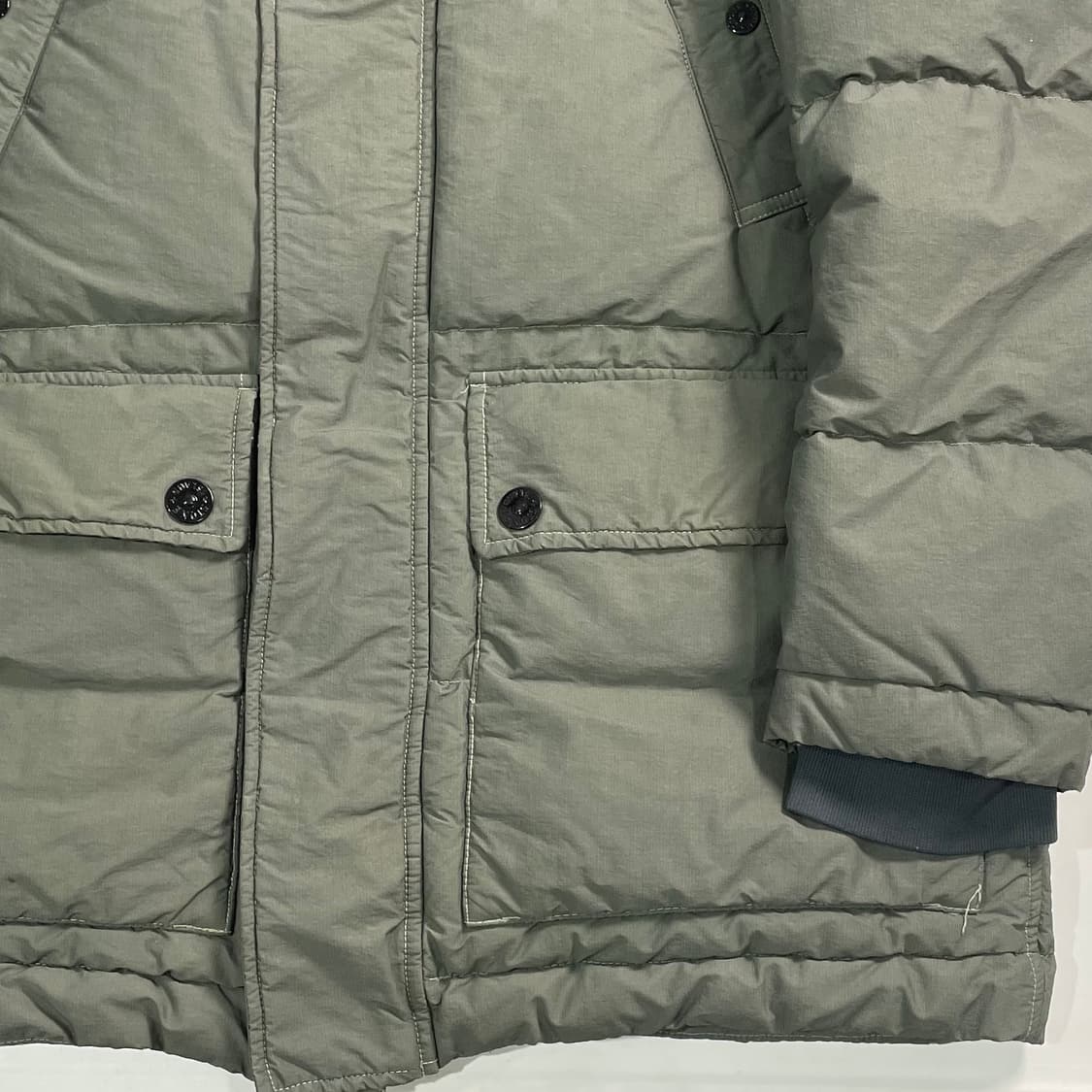스톤아일랜드 카키 코튼/나일론 립스탑 다운 패딩 상품이미지4