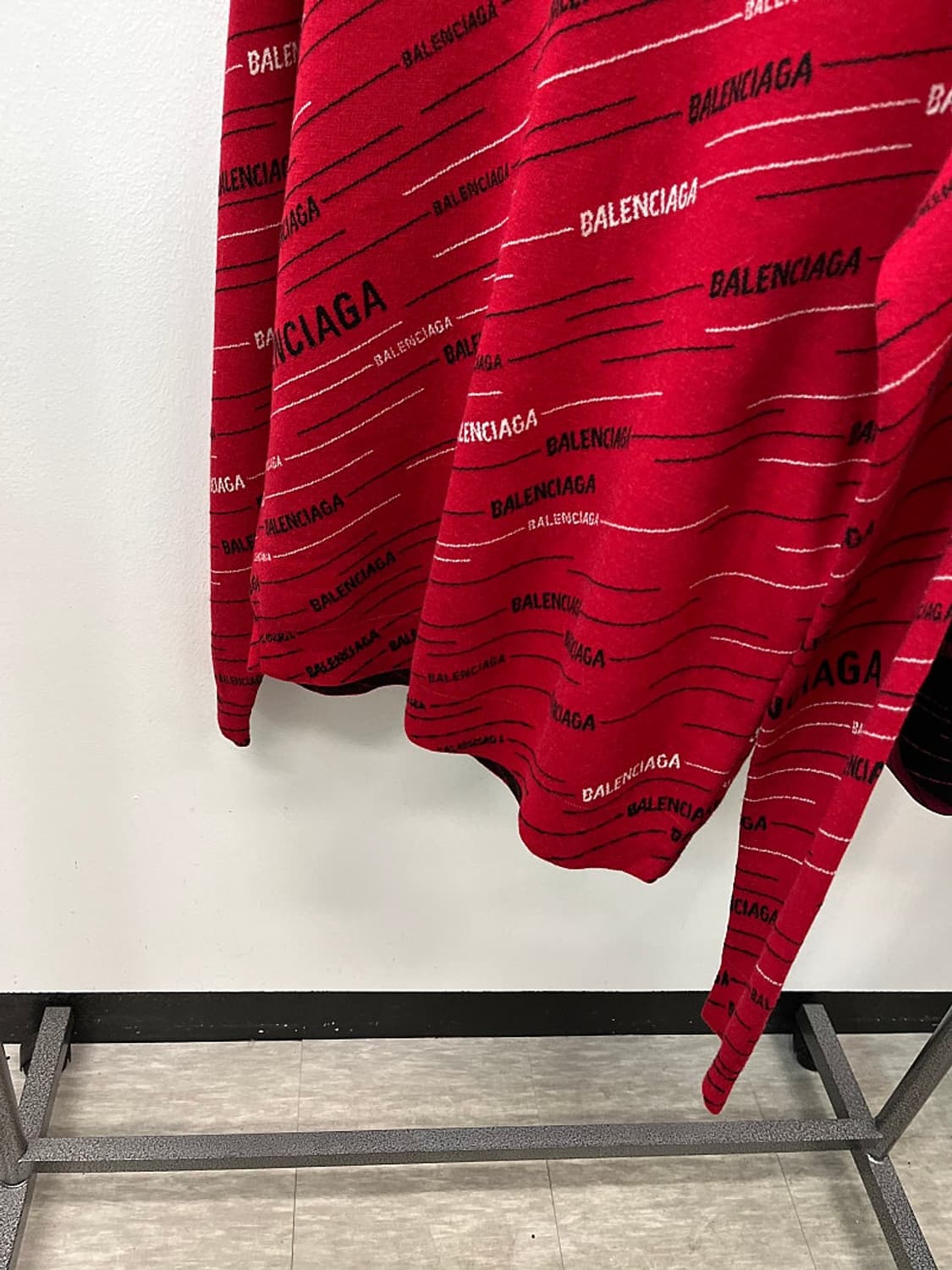 100) 발렌시아가 레드 레터링 니트 상품이미지2