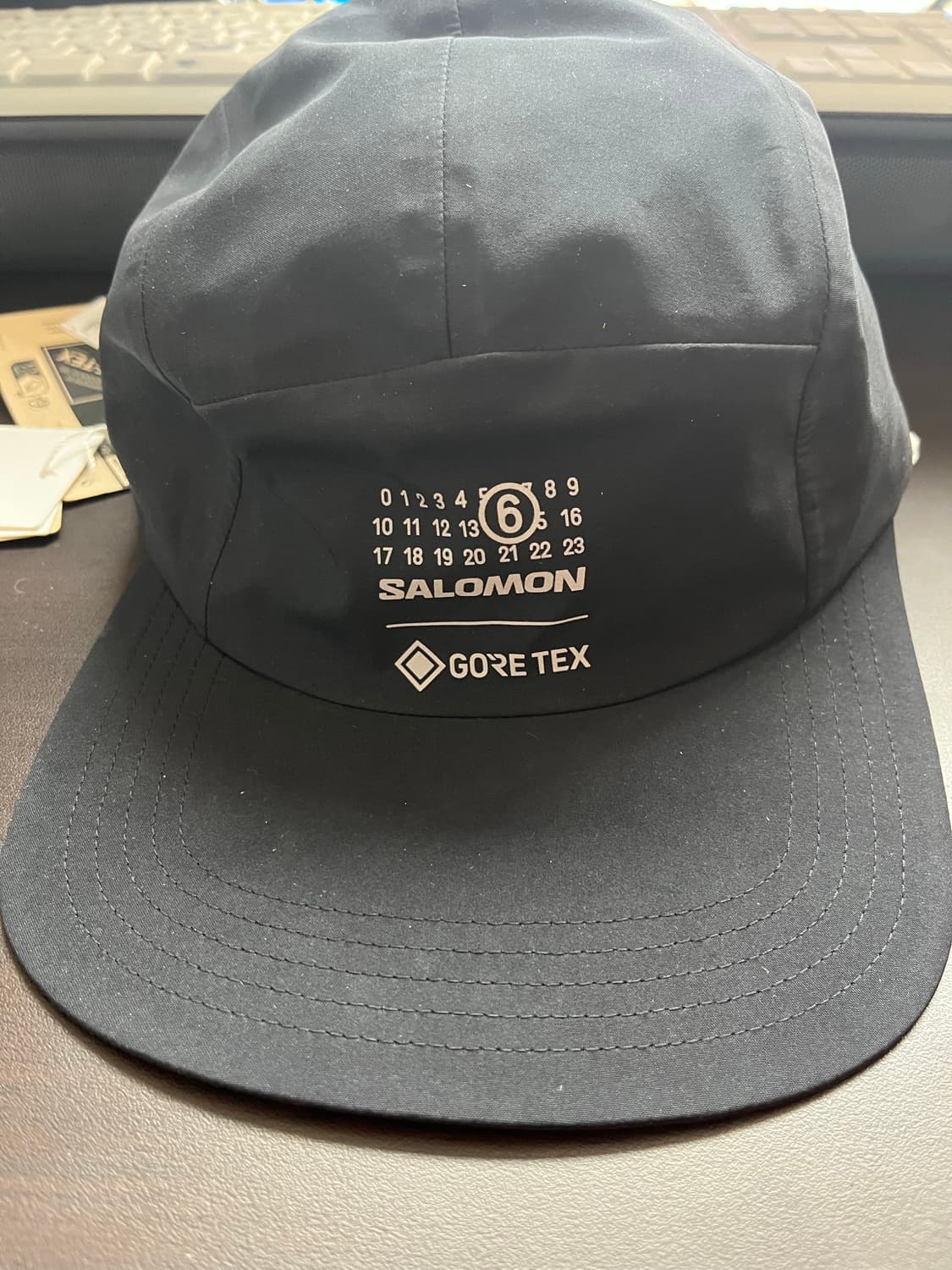 MM6 마르지엘라 x 살로몬 고어텍스 캡 상품이미지4