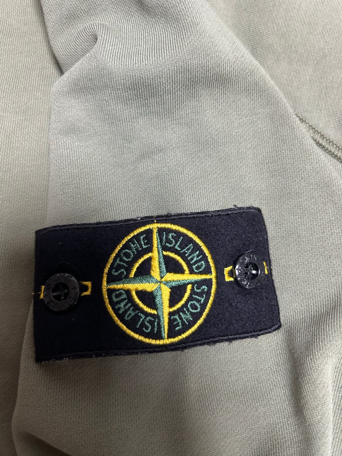 [택포/L] 20ss 스톤아일랜드 맨투맨 카키 상품이미지3