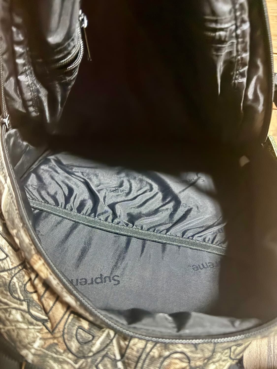 슈프림 19fw 리얼트리 카모 백팩 상품이미지3