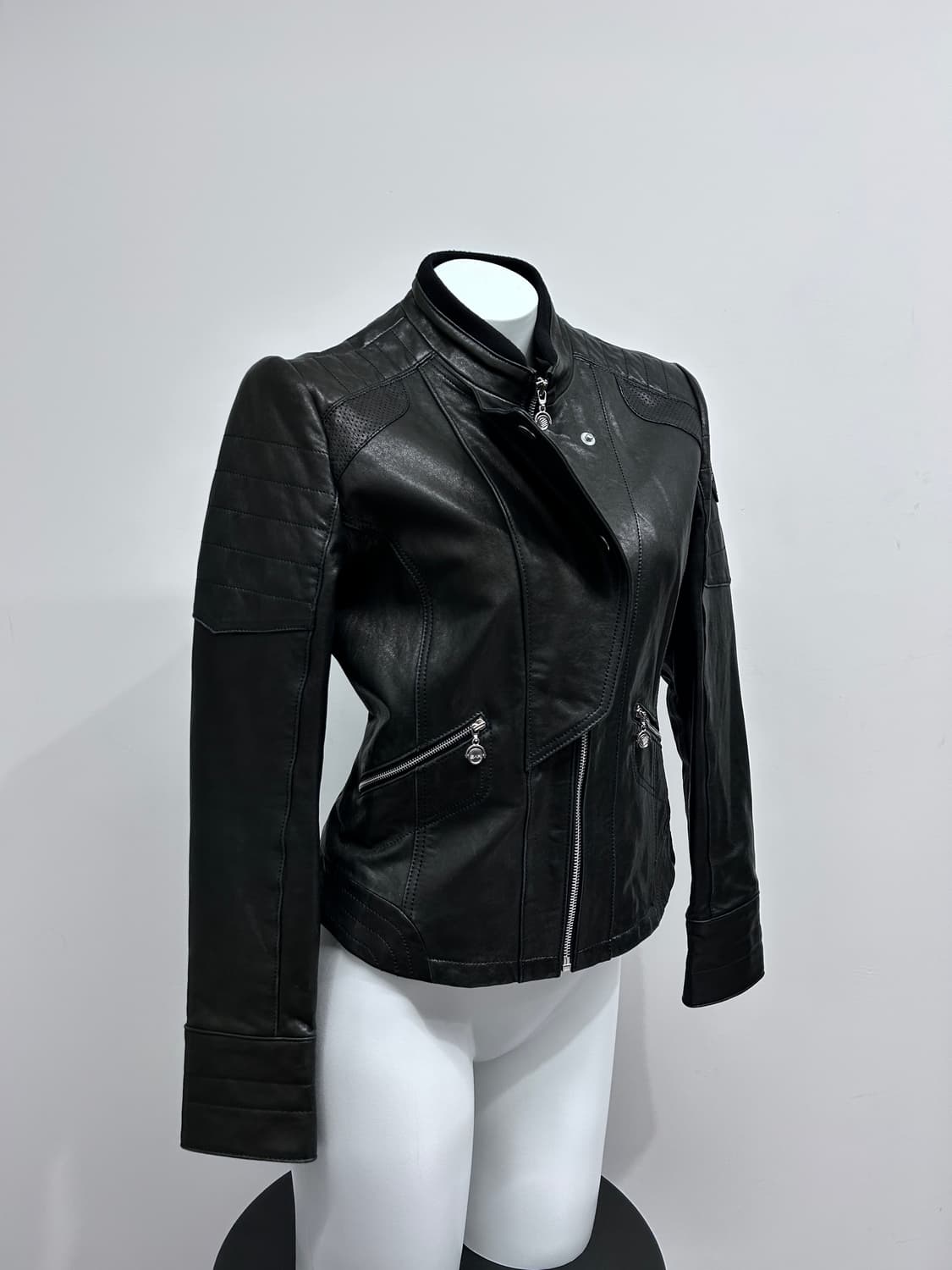 비대칭 판넬 램스킨 바이커 자켓 상품이미지3