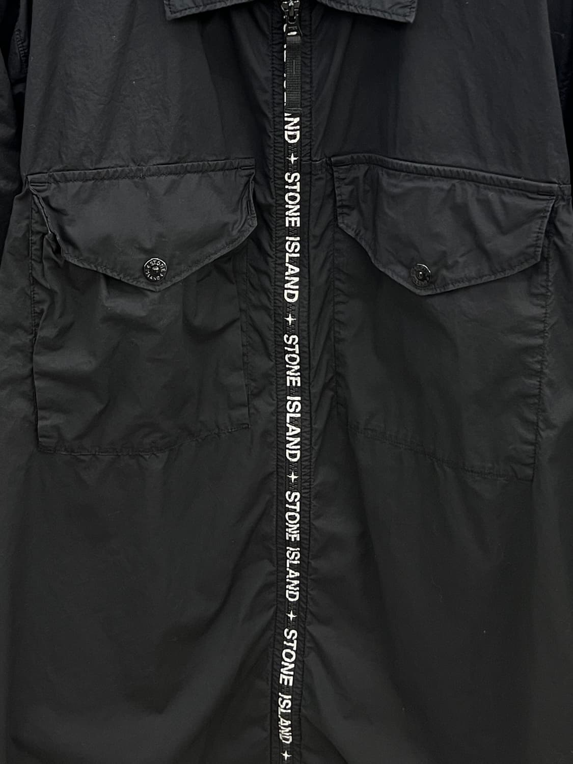 스톤아일랜드 지퍼로고 오버셔츠 상품이미지3