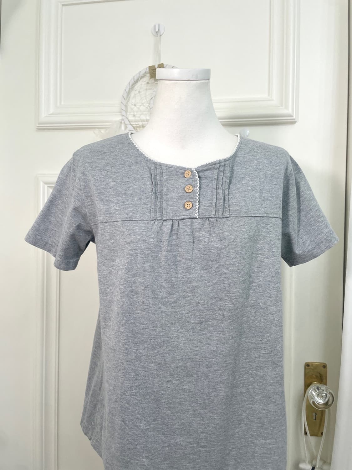 gray lace trim mori half top 상품이미지5