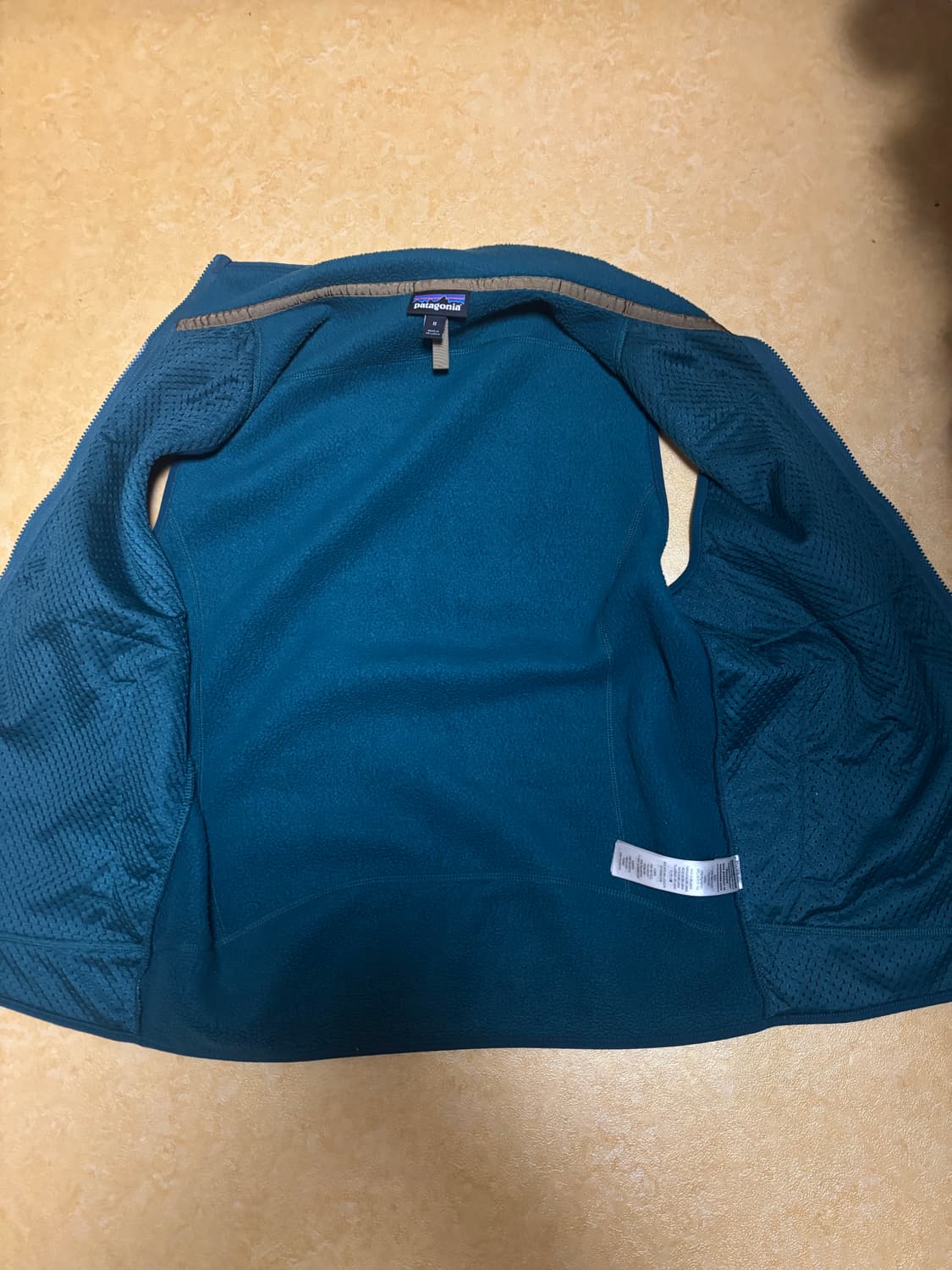 파타고니아 베스트 다크 보레알리스 그린 m사이즈 상품이미지8