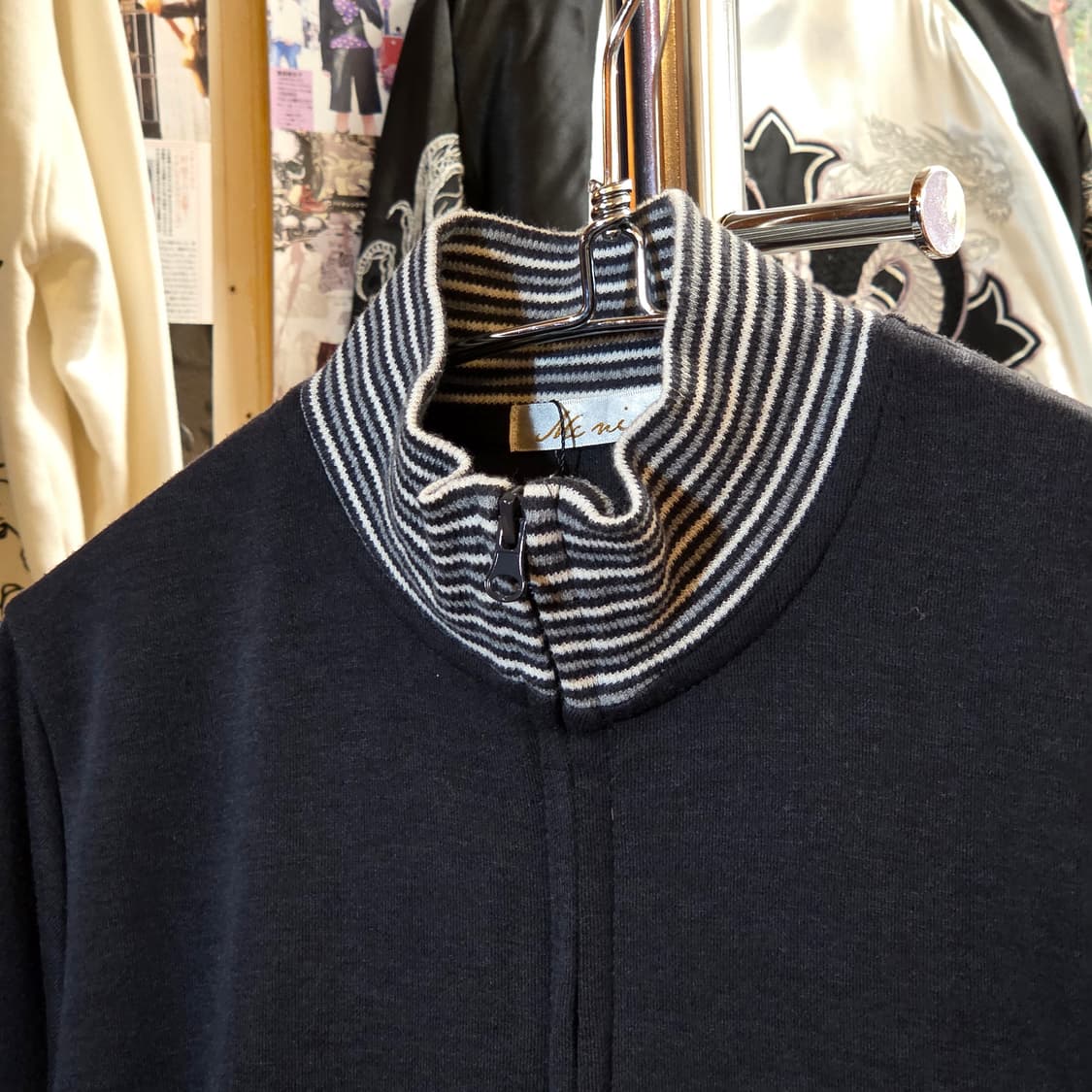 JPN 스트라이프 포인트 차콜 코튼 집업 상품이미지2