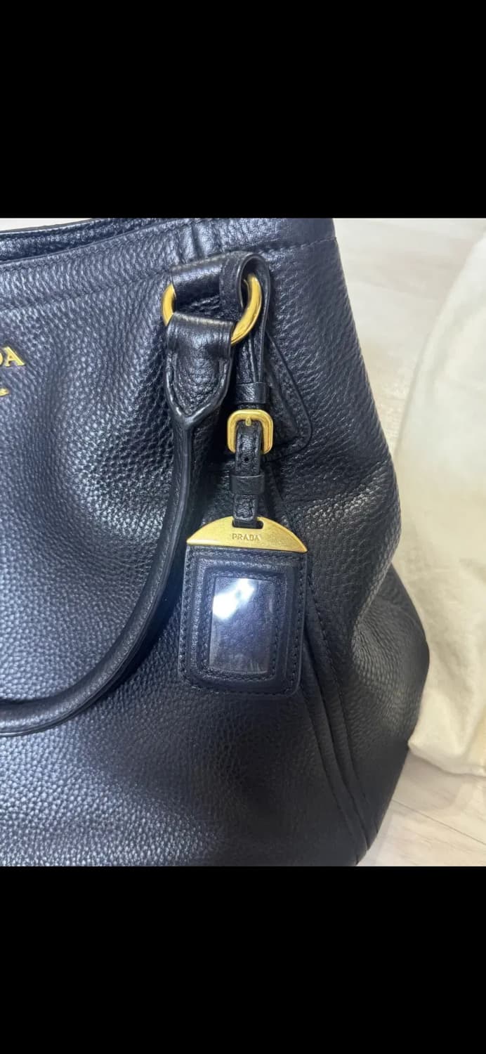 프라다 블랙 레더 토트백 상품이미지2