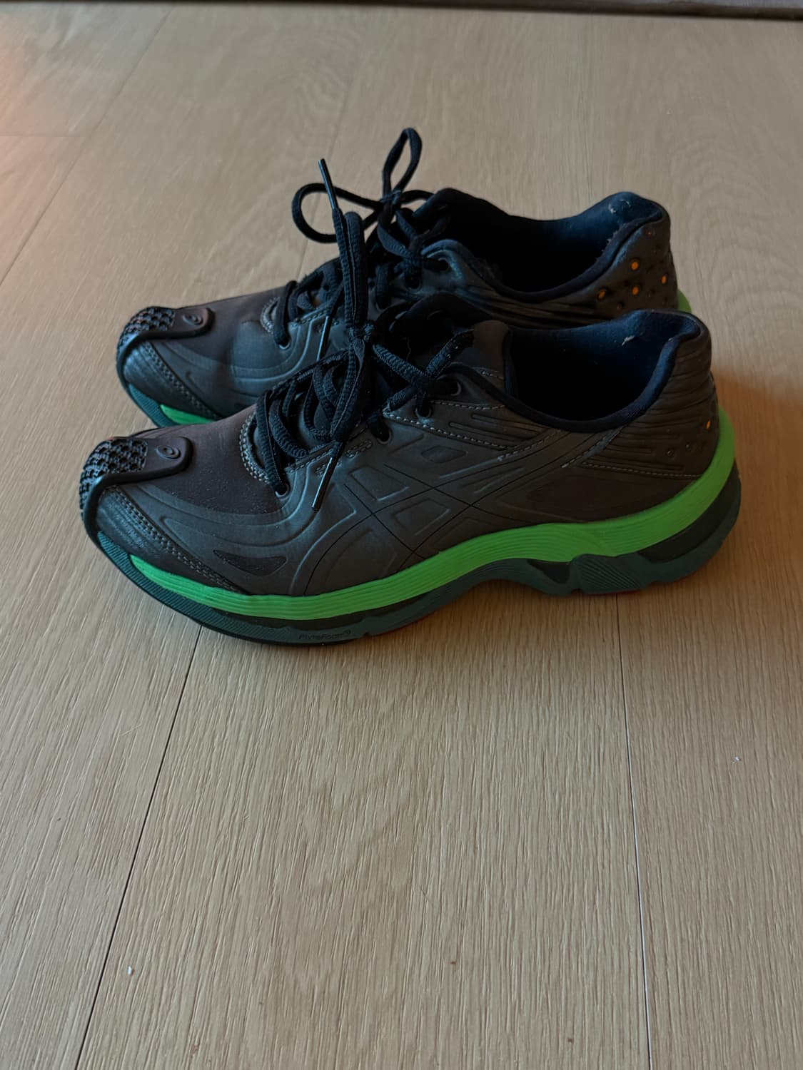 키코코스타디노브 x 아식스 젤 테서렉트 건메탈 230 상품이미지4