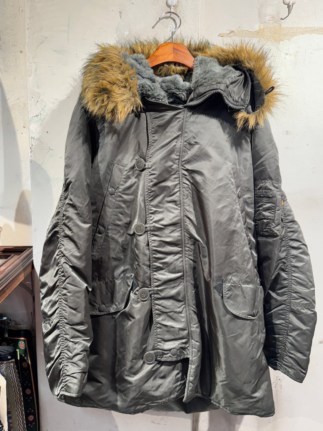 Alpha Industries Inc. khaki puffer jacke 상품이미지1