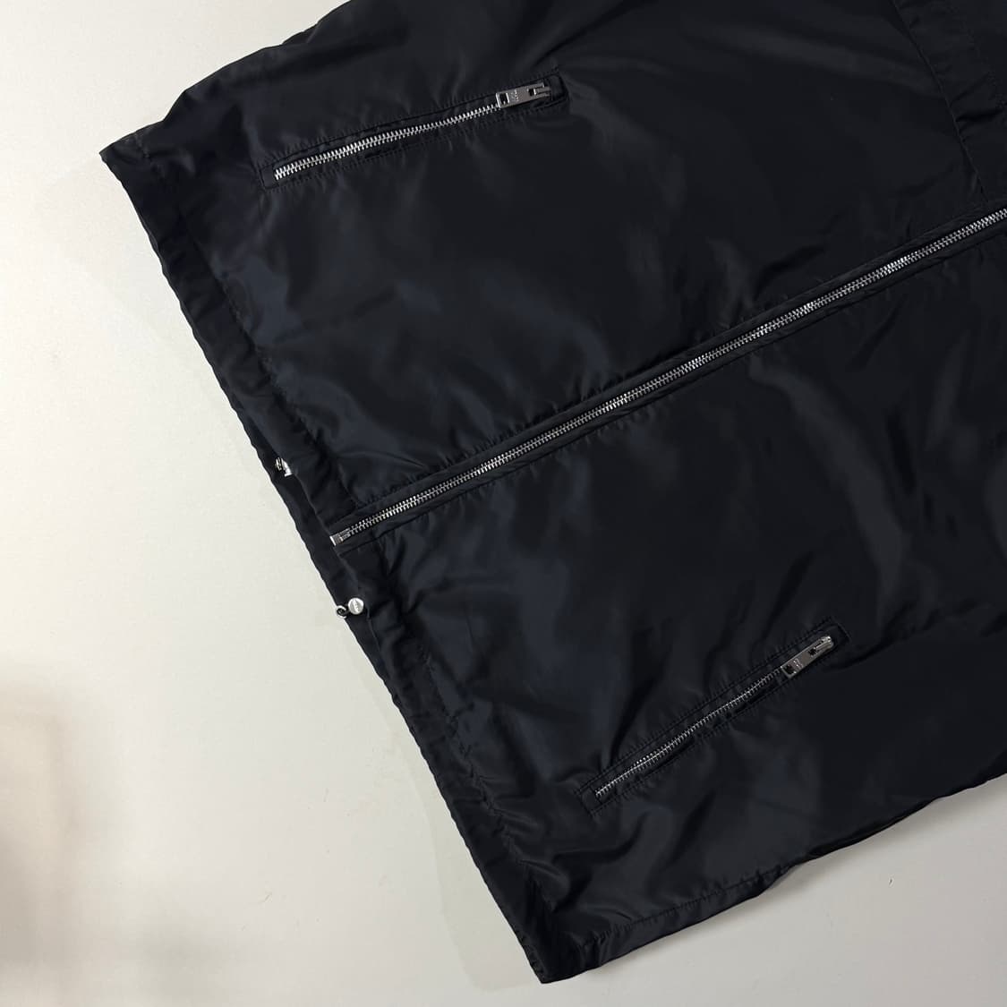 [54/당일출고]프라다 삼각로고 바람막이 상품이미지5