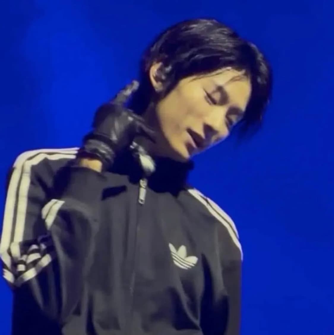 나우아임영 착용 아디다스 루즈 트랙탑 M 상품이미지2