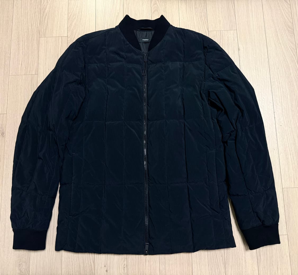 띠어리(Theory) Down Bomber Storm 경량 패딩 M 상품이미지2