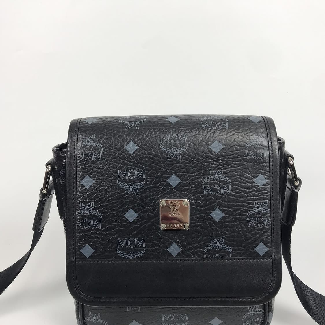 MCM 엠씨엠 남성 크로스백 가방 상품이미지2