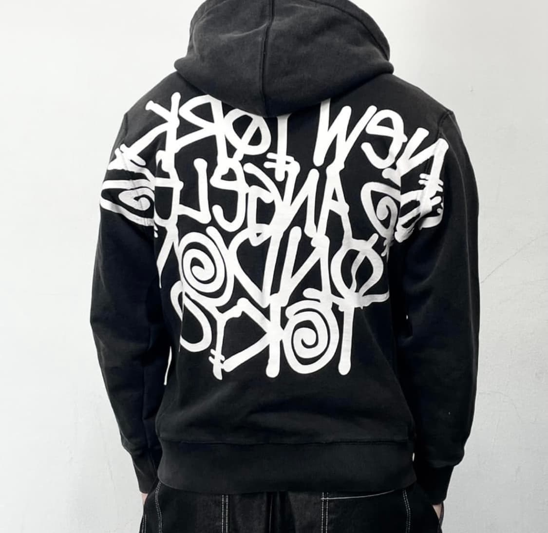 스투시 월드투어로고 후드 L 상품이미지5