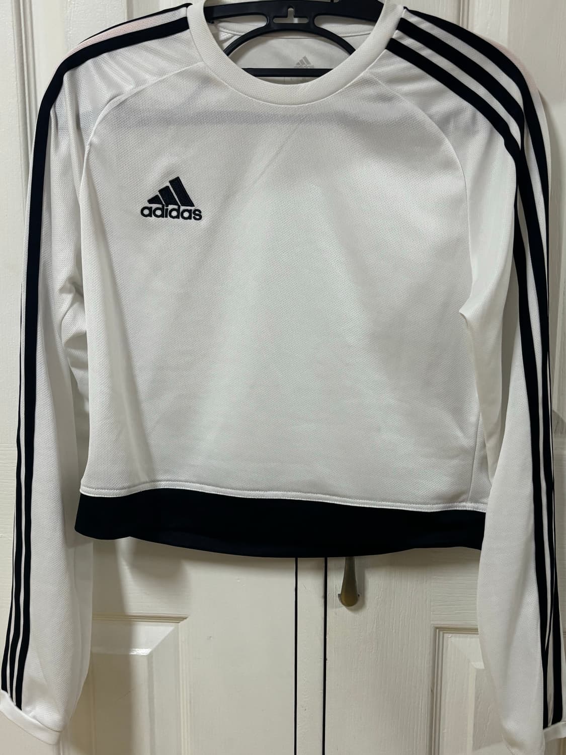 아디다스 흰검 크롭 롱슬리브 상품이미지2