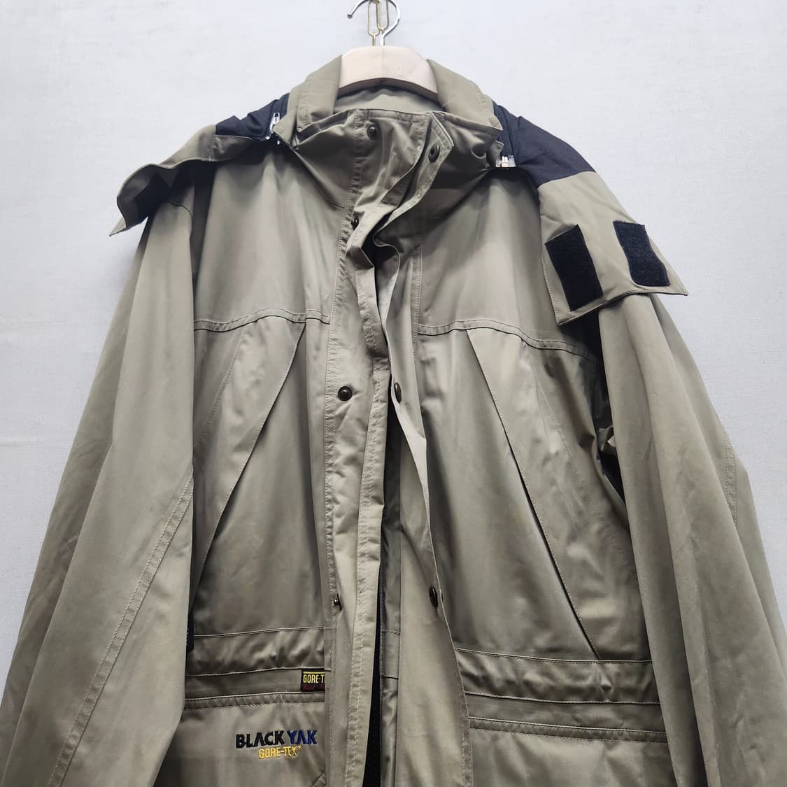 블랙야크 고어택스 바람막이 후드 자켓 95(L~XL) 상품이미지3