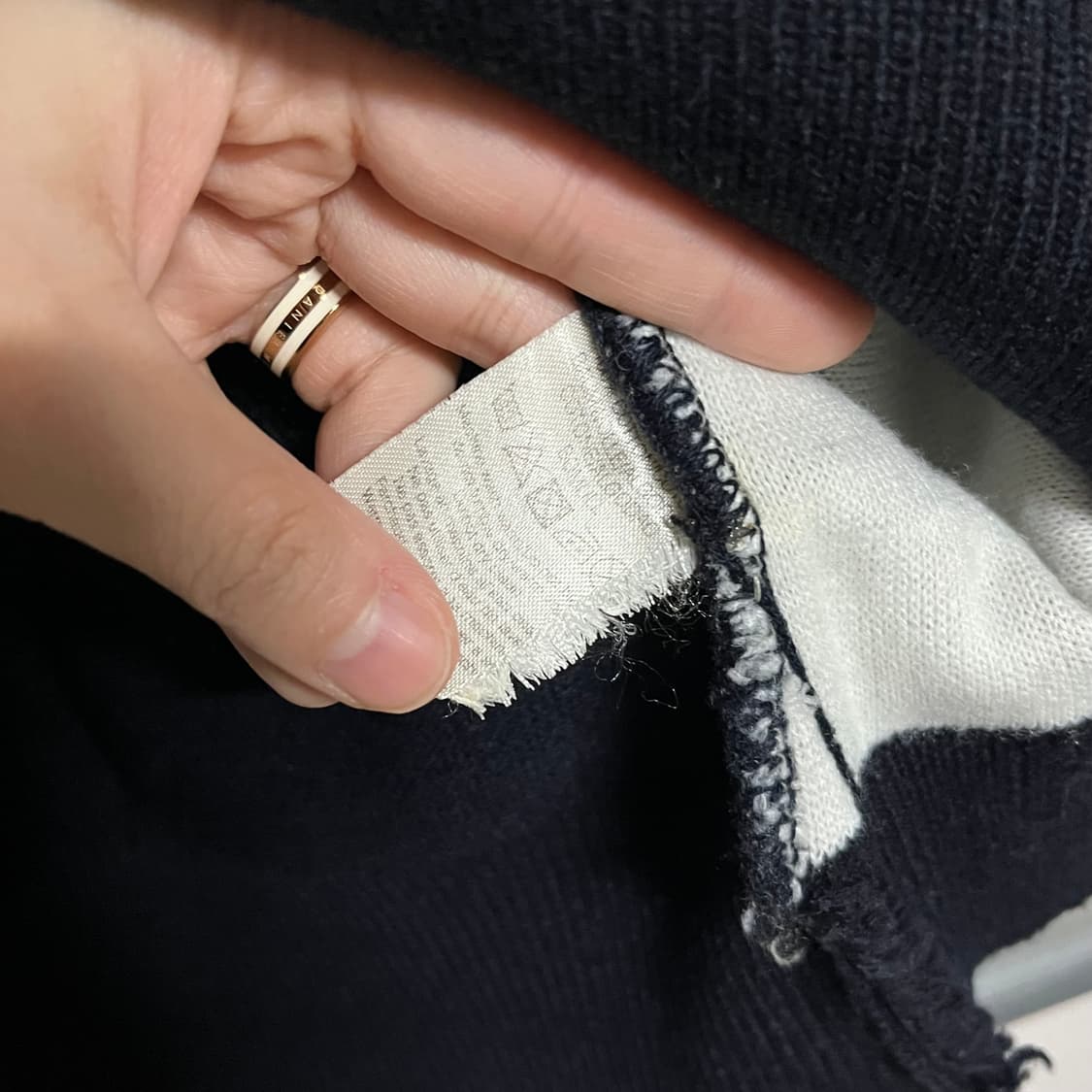 버버리 블랙 로고 니트 M 상품이미지6