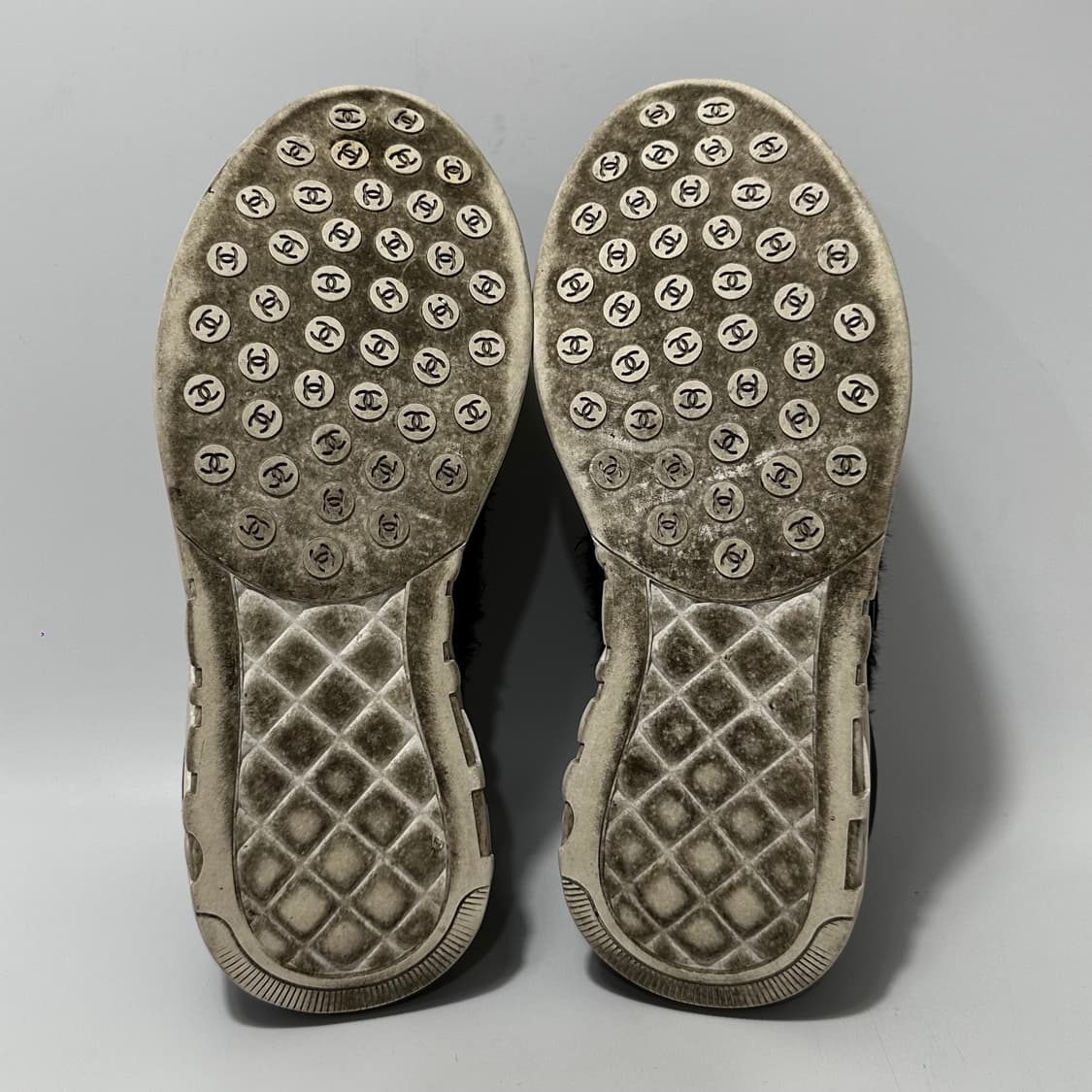 샤넬 CC 로고 패브릭 스웨이드 스니커즈 (245)  상품이미지7