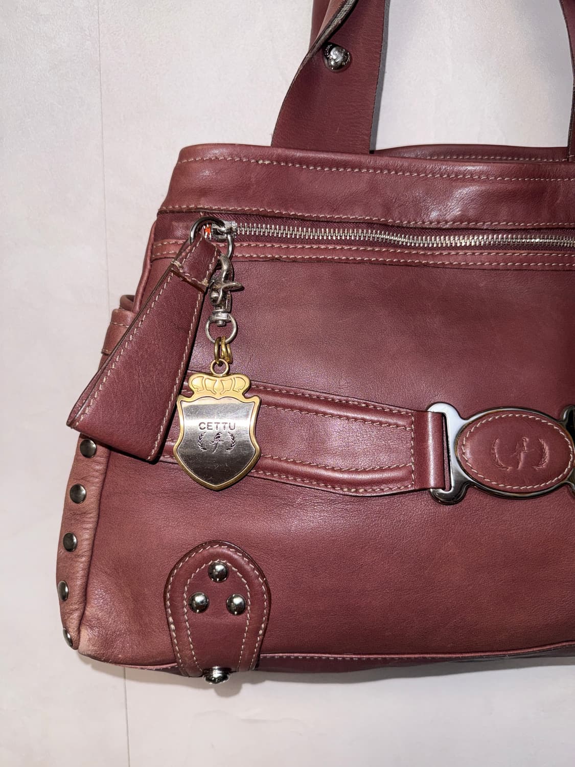 Cettu brick red cow skin stud tote bag 상품이미지3