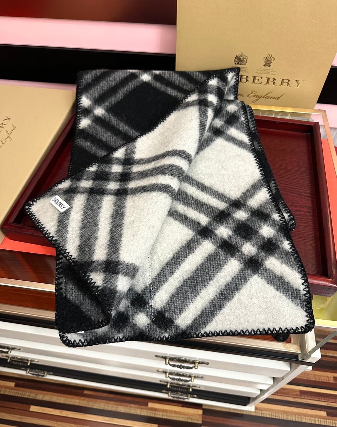 버버리 체크 스카프 상품이미지4