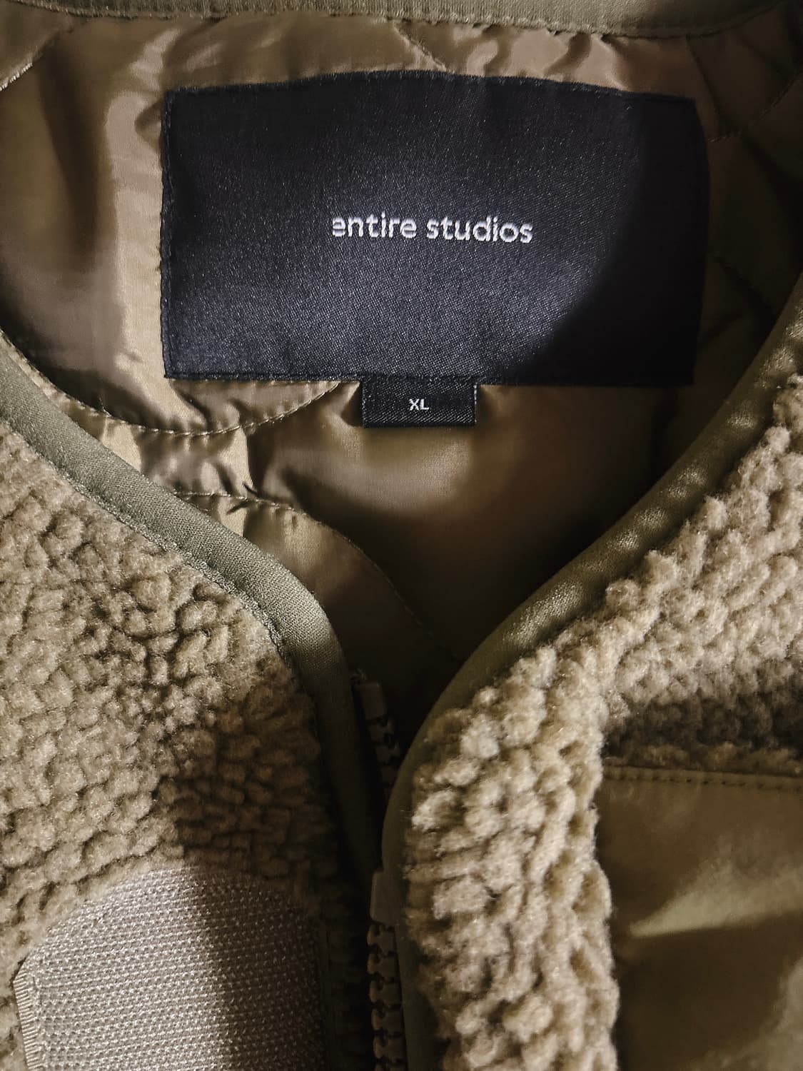 엔타이어 스튜디오 카키 플러피 자켓 상품이미지2