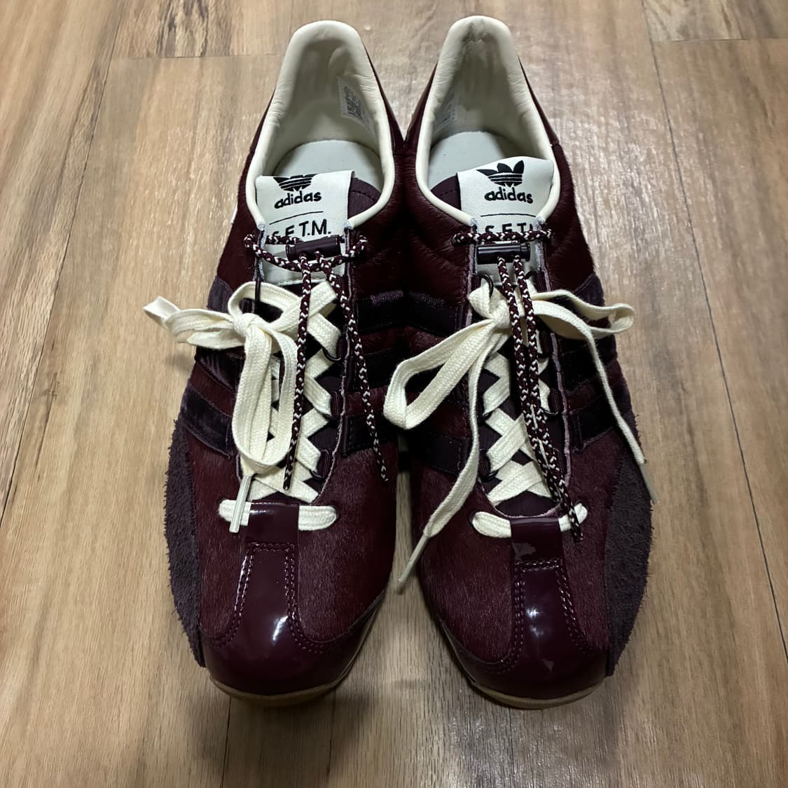 [새상품] 아디다스 X 송 포 더 뮤트 컨트리 OG 마룬 코어 블랙 상품이미지8