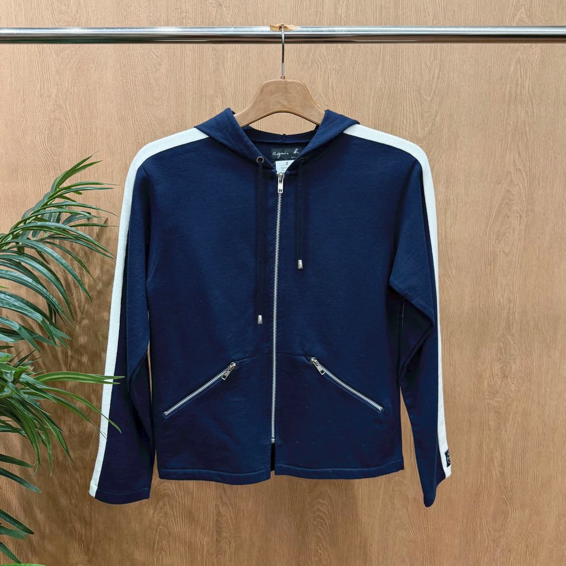 아네스베 크롭 후드 집업 소매 화이트 배색 라인 지퍼 포켓 디테일 네이비 상품이미지1