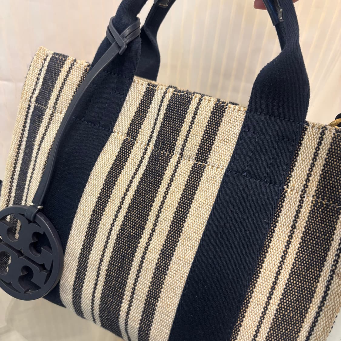 정품 토리버치 스트라이프 캔버스 토트백  상품이미지3