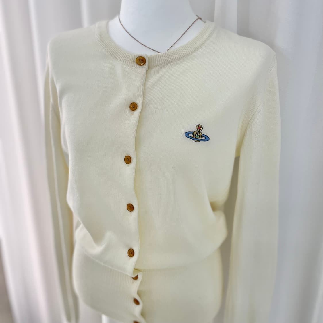 비비안웨스트우드 ORB 로고 제니 가디건-크림 아이보리 상품이미지2