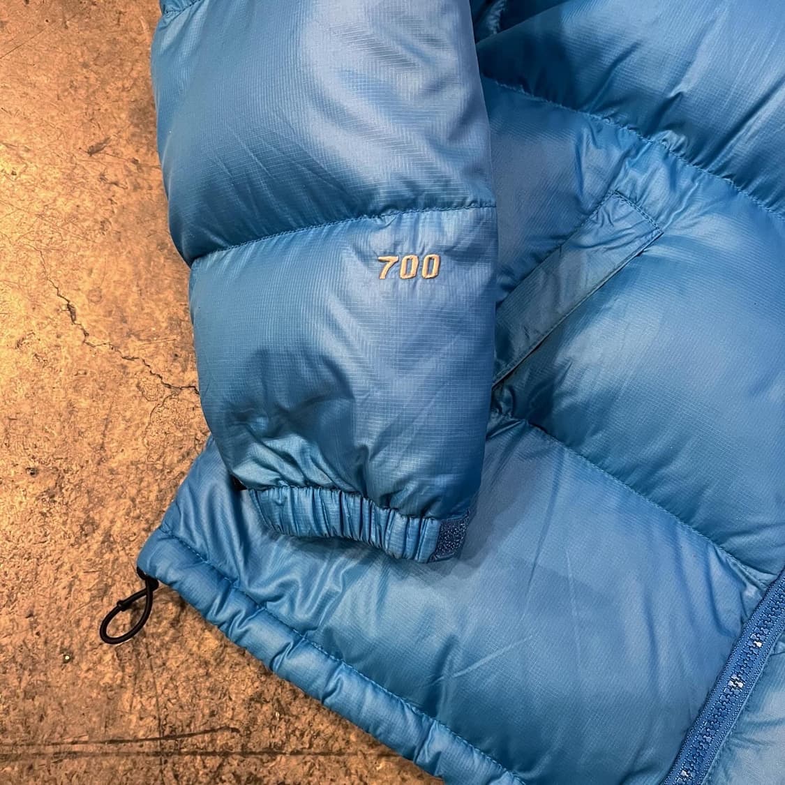 노스페이스의 700 눕시 패딩자켓 상품이미지3
