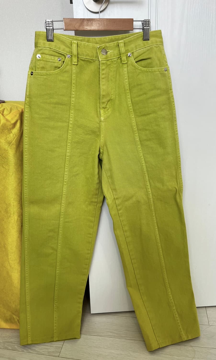 커렌트 연두색 데님팬츠 팝니다 (size 1 =약26사이즈) 상품이미지4