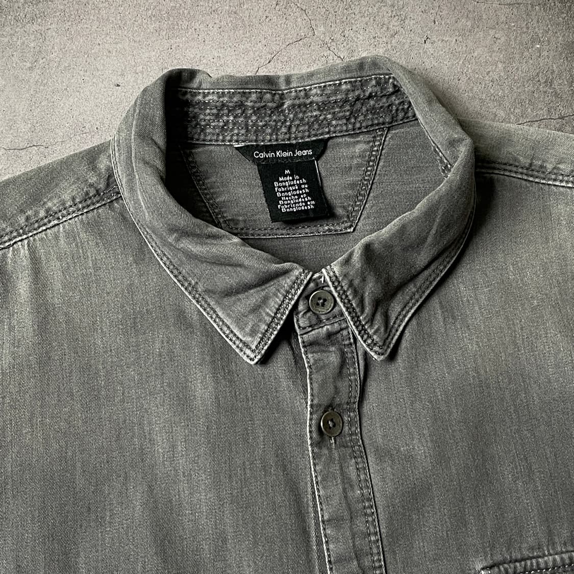 CALVIN KLEIN 캘빈클라인 그레이 워싱 코튼셔츠 A00472 상품이미지2