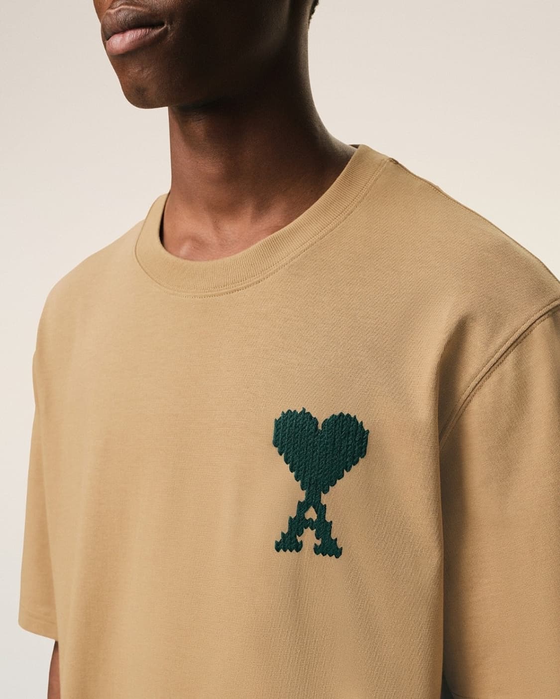 아미 빅로고 자수 반팔티 상품이미지2