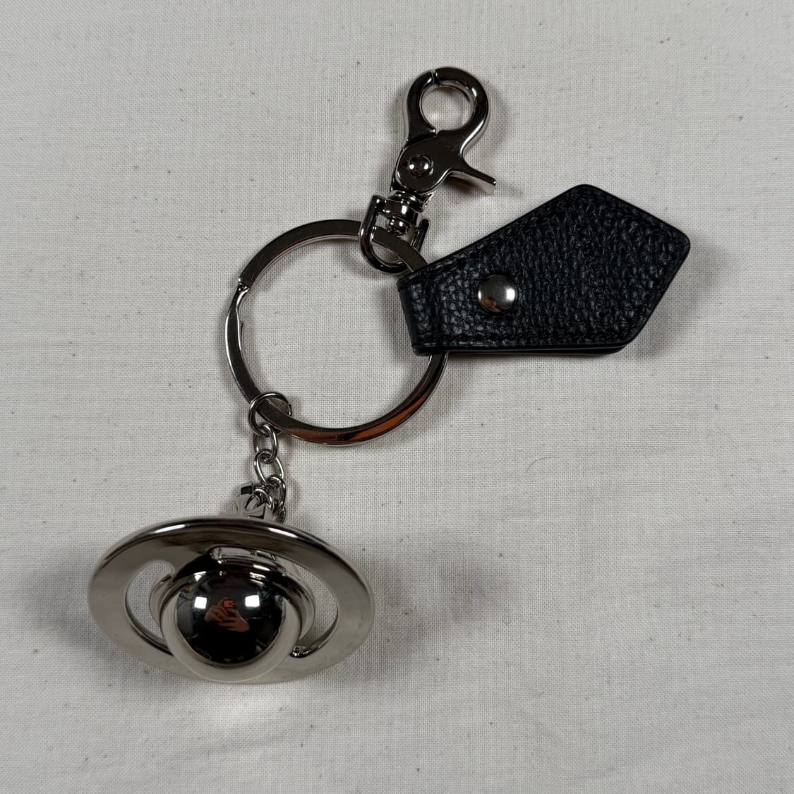 비비안 웨스트우드 ORB 키링 상품이미지3