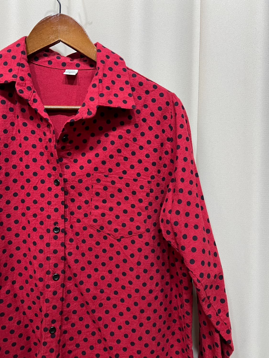 여성 딥레드 도트 셔츠 상품이미지3