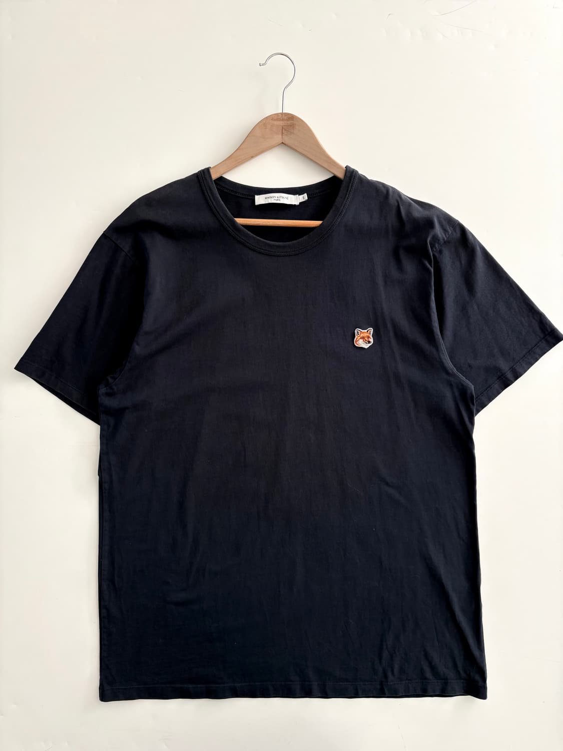 Maison Kitsune 메종키츠네 블랙컬러 폭스헤드 패치 반팔티셔츠 상품이미지4