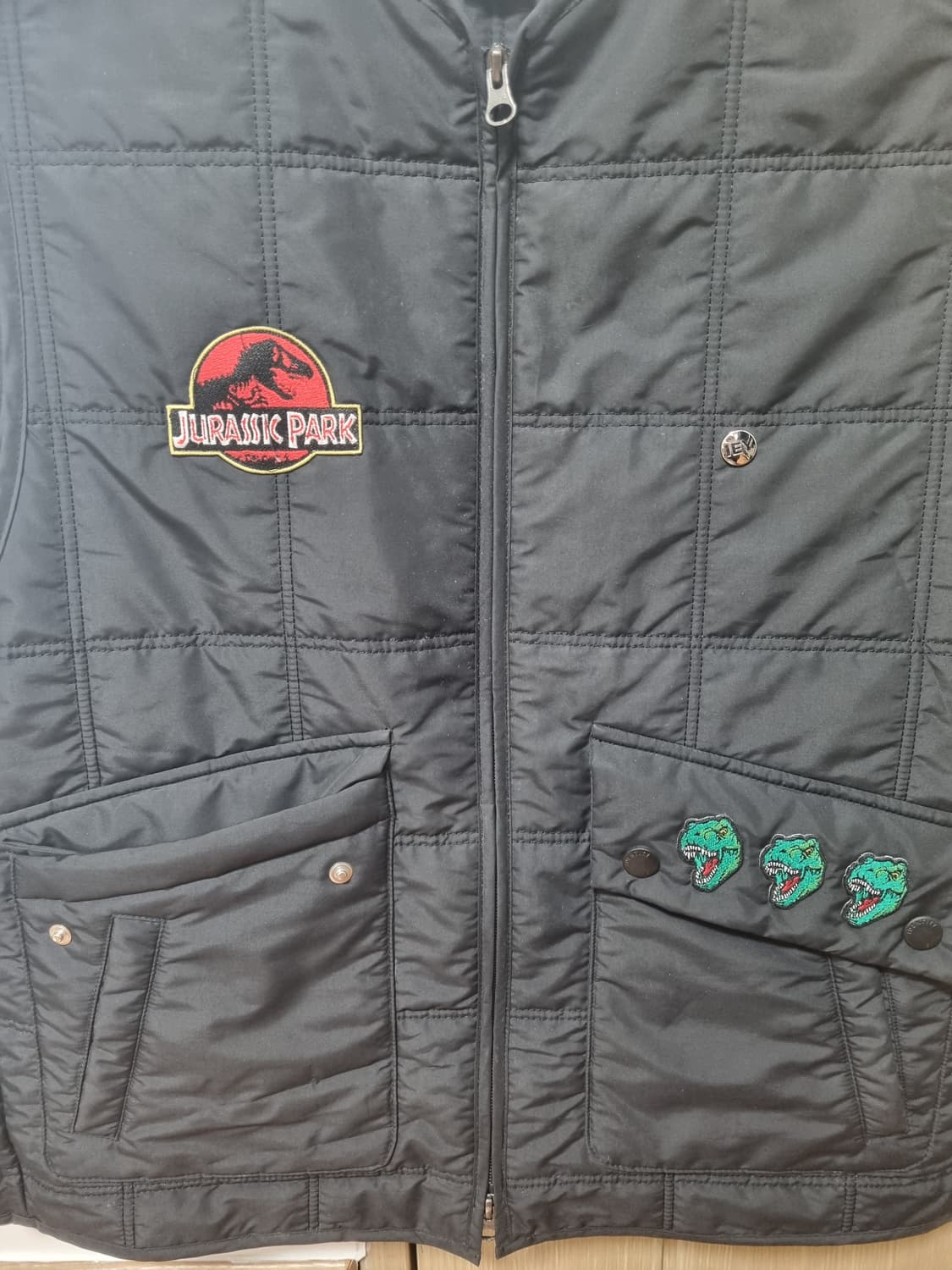 Iey 패딩조끼 블랙 쥬라기 리폼 상품이미지3