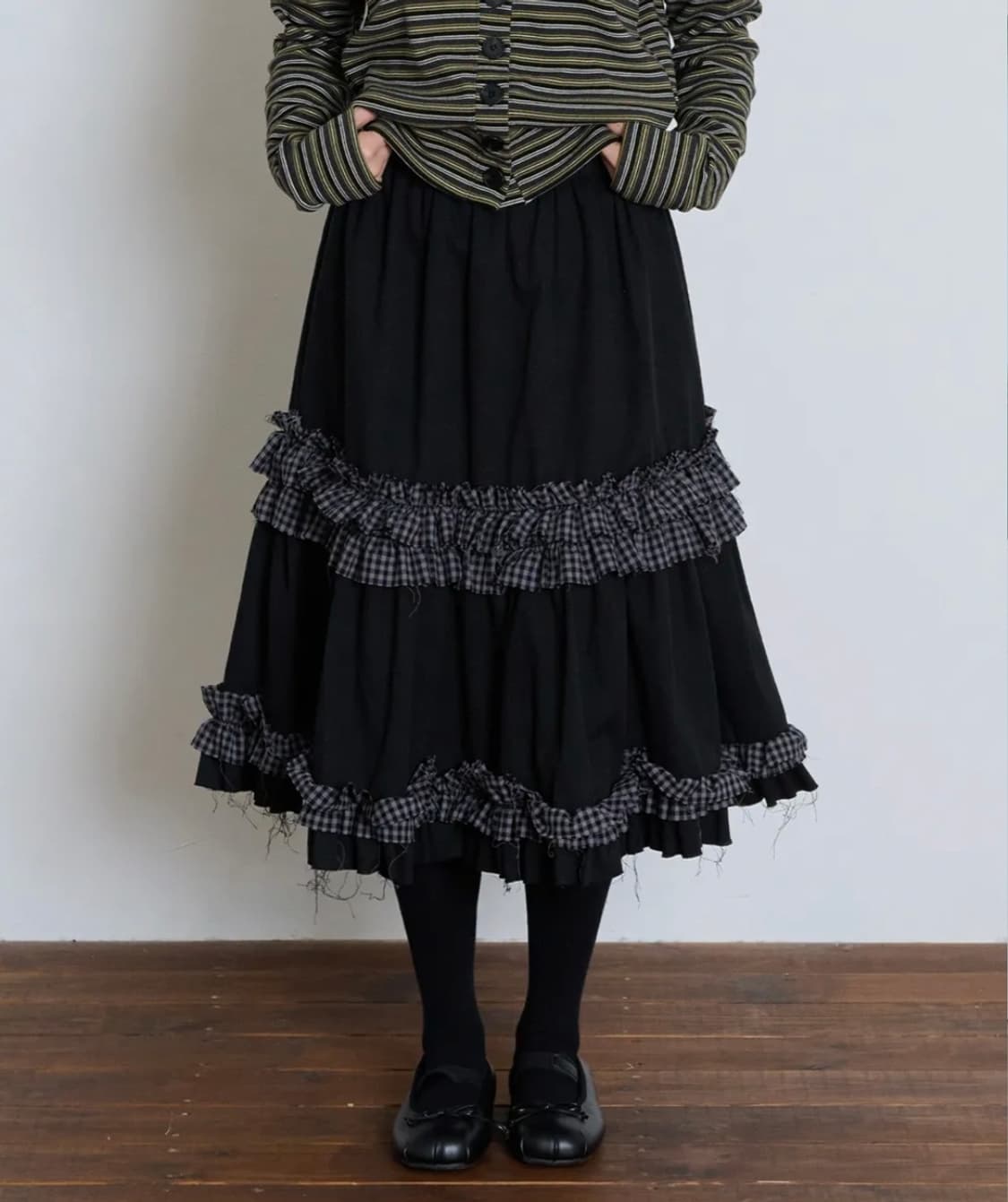 잇자바이브 스커트 RUFFLE POINT SKIRT - BLACK 상품이미지1