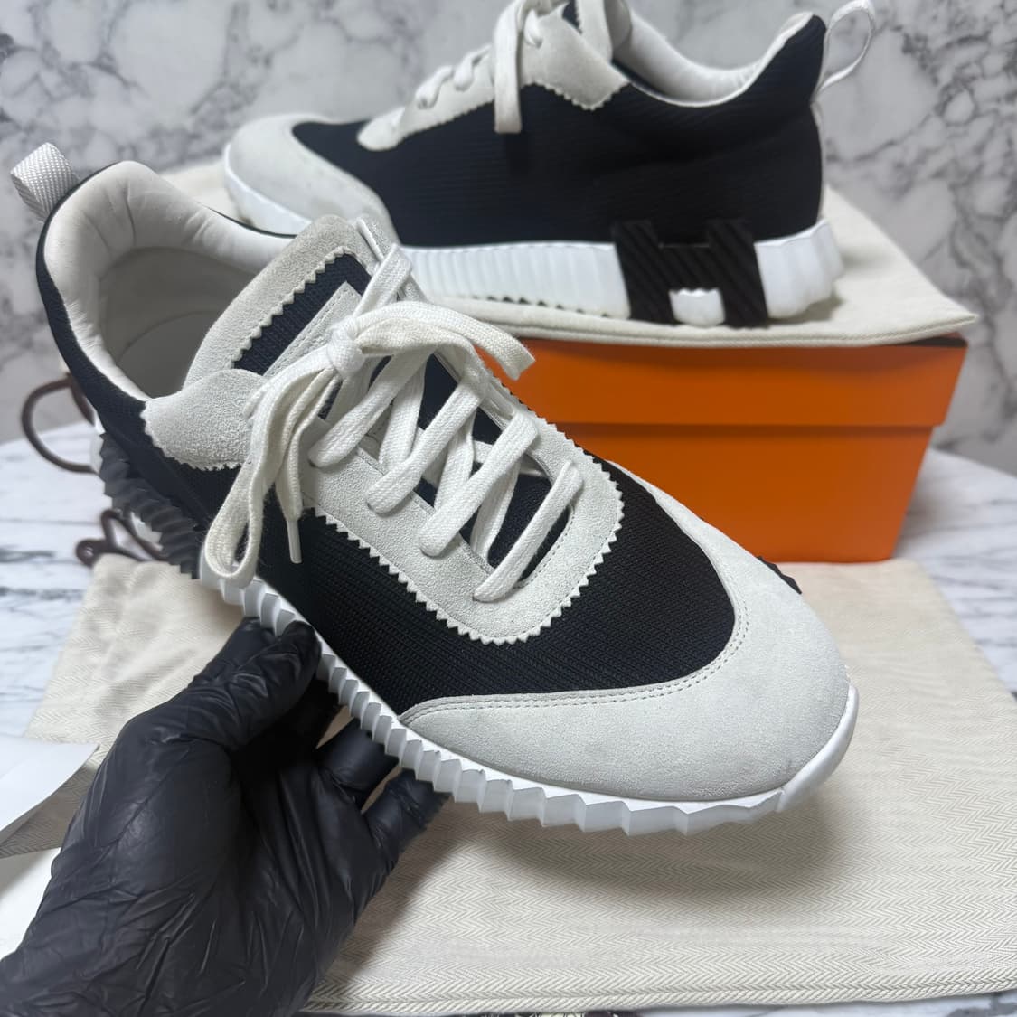 에르메스 바운싱 메쉬 스니커즈
41.5사이즈  상품이미지3