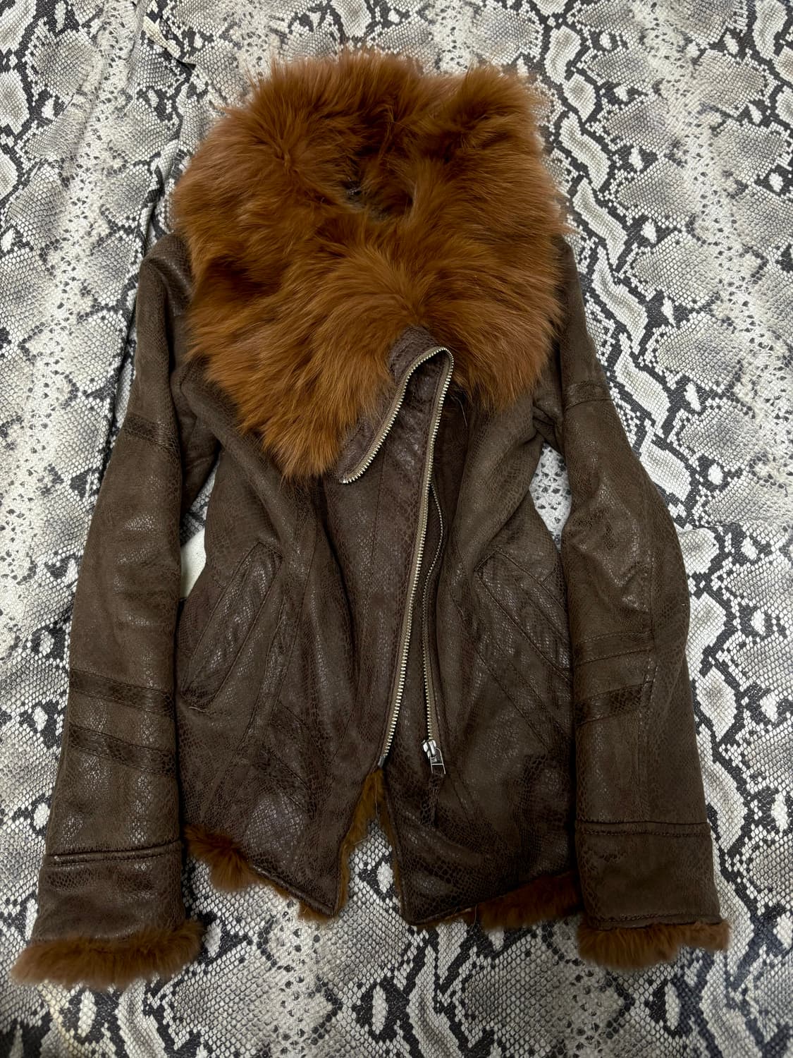 [VKEI SHALANG] High-Neck Python Fur drap 상품이미지1