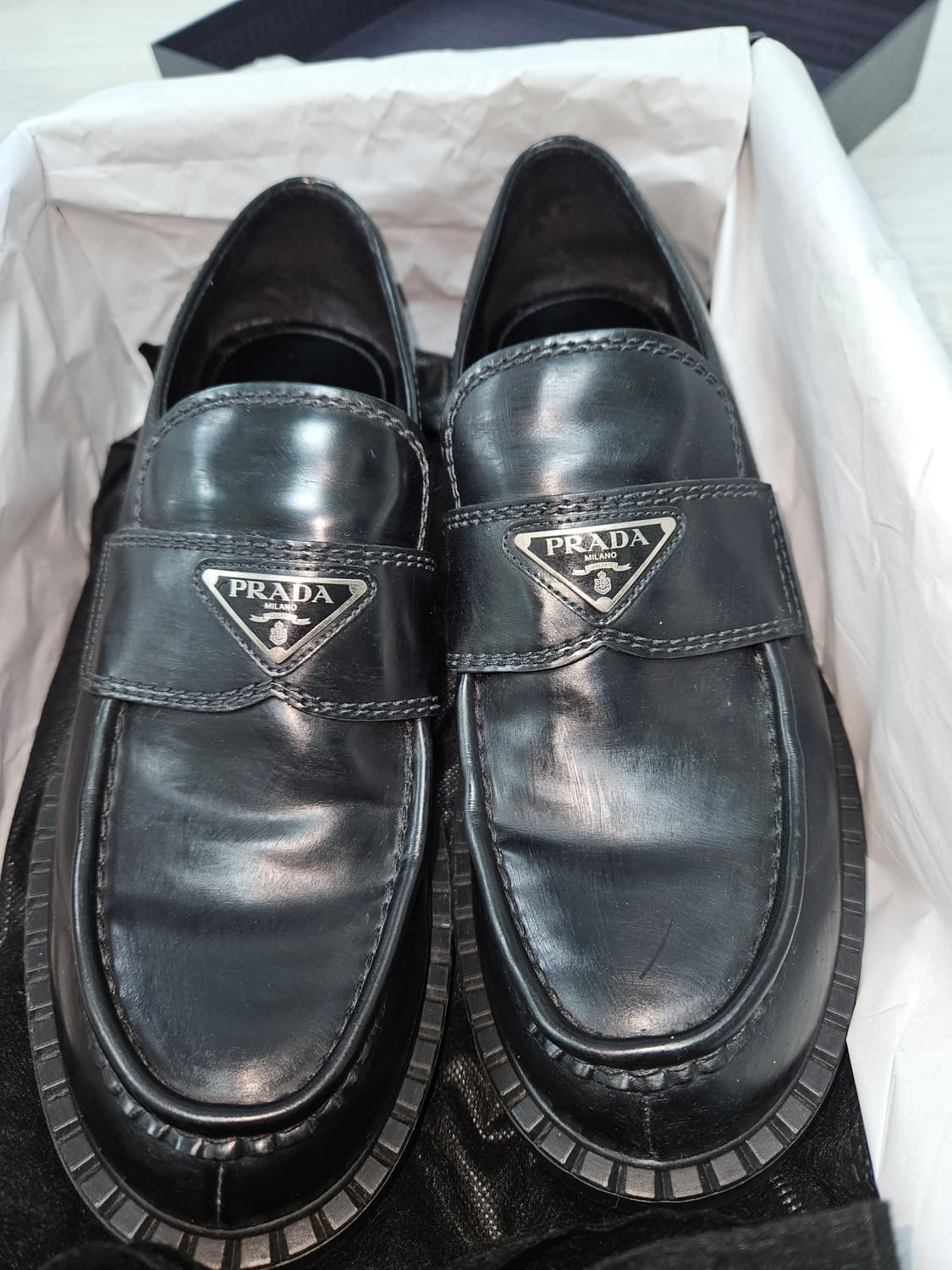 프라다 초콜릿 브러시드 가죽 로퍼 상품이미지2